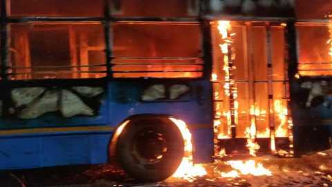 http://www.vsnews.co.in/upload/2019-01-05/19170257464pmt_bus_fire.jpg